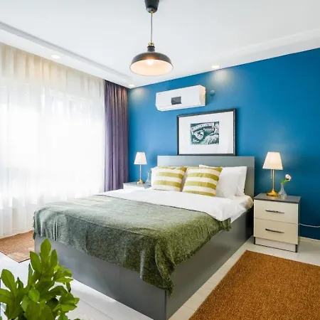 Excellent Flat Near Hadrian's Gate