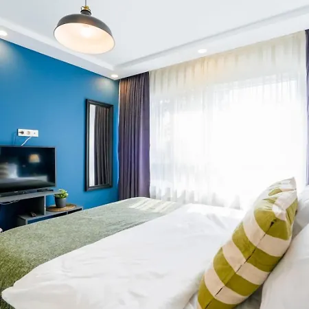 Excellent Flat Near Hadrian's Gate