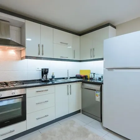 Excellent Flat Near Hadrian's Gate Apartment