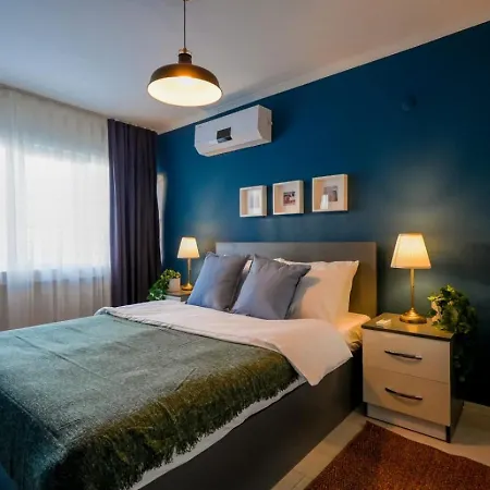 Excellent Flat Near Hadrian's Gate Apartment Antalya